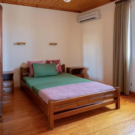 Aparthotel Patrai 3*