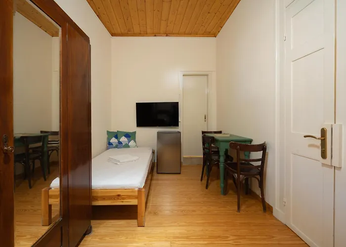 Aparthotel Patrai 3*